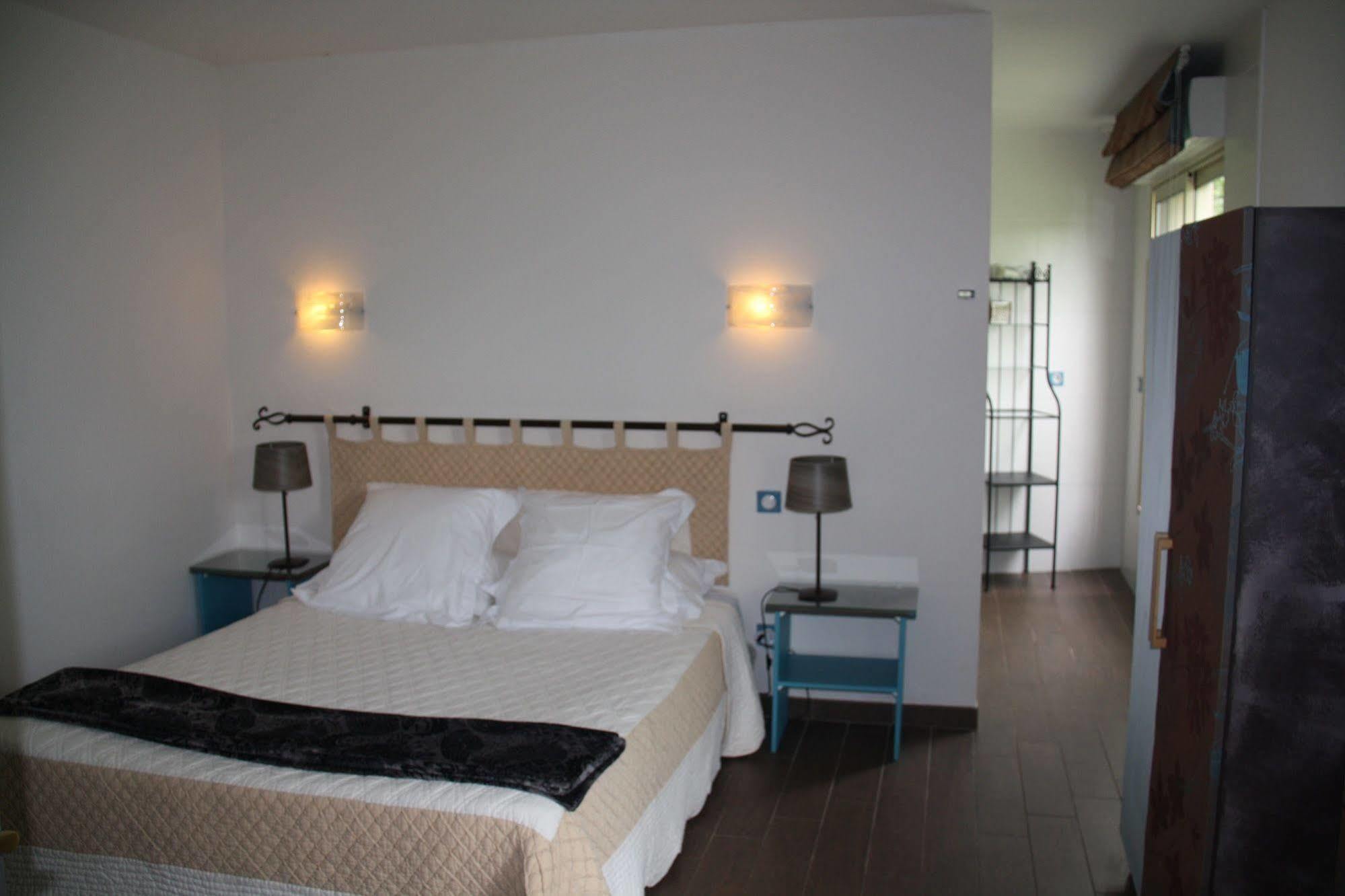 Bed and Breakfast La Raimbaudiere Guigneville-sur-Essonne Exterior foto